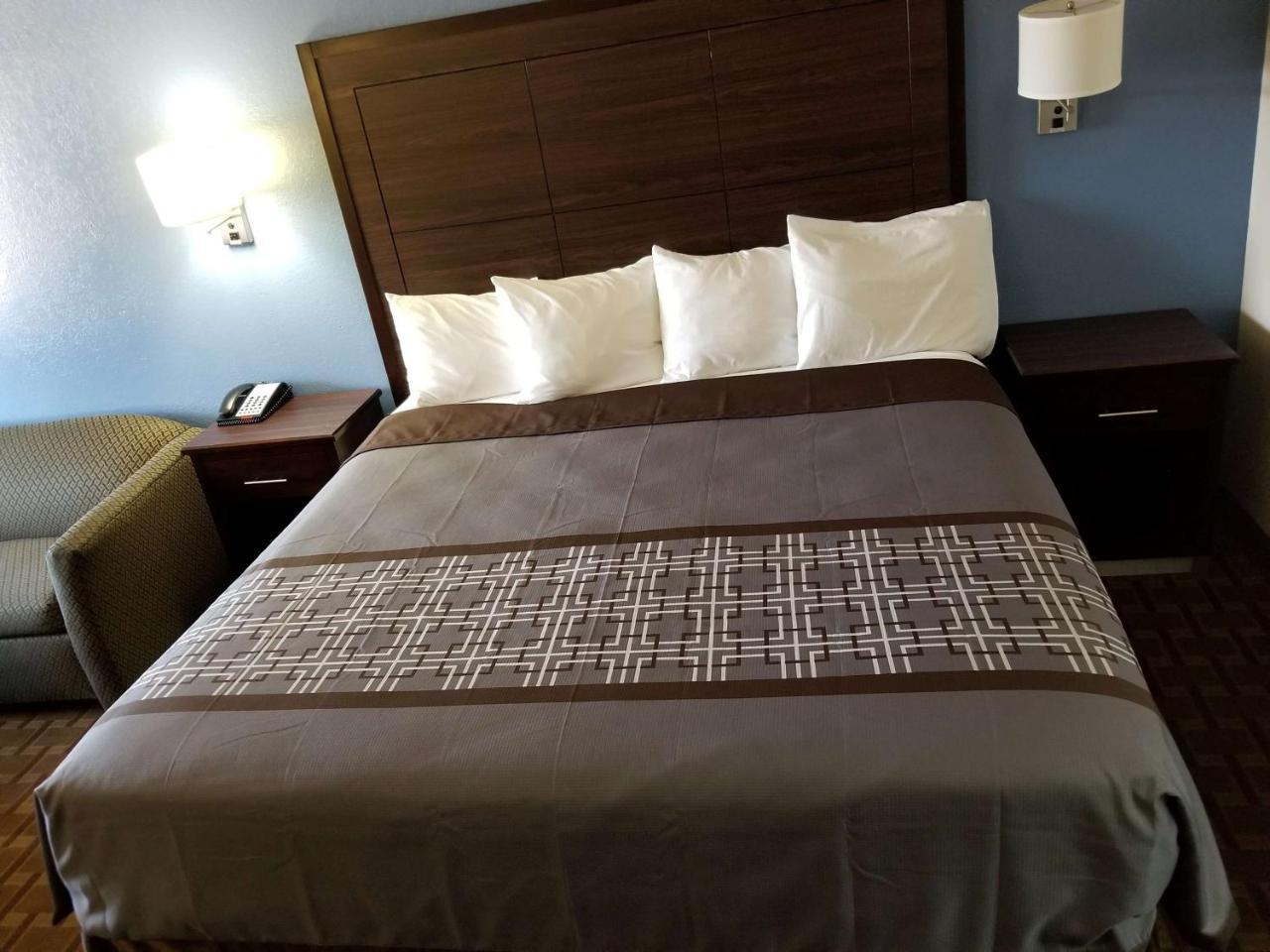 Hotel Surestay By Western Terrell